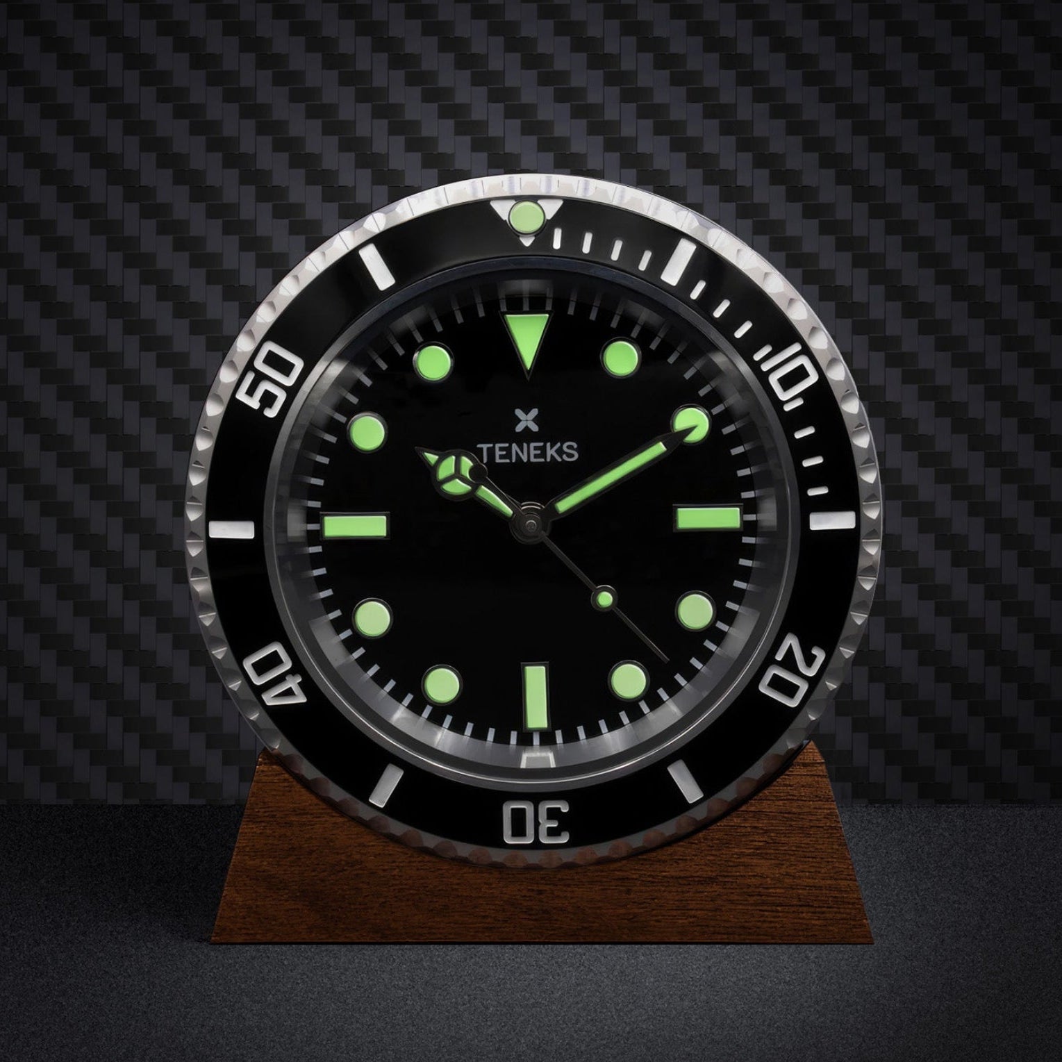 Diver Desk Clock - Black