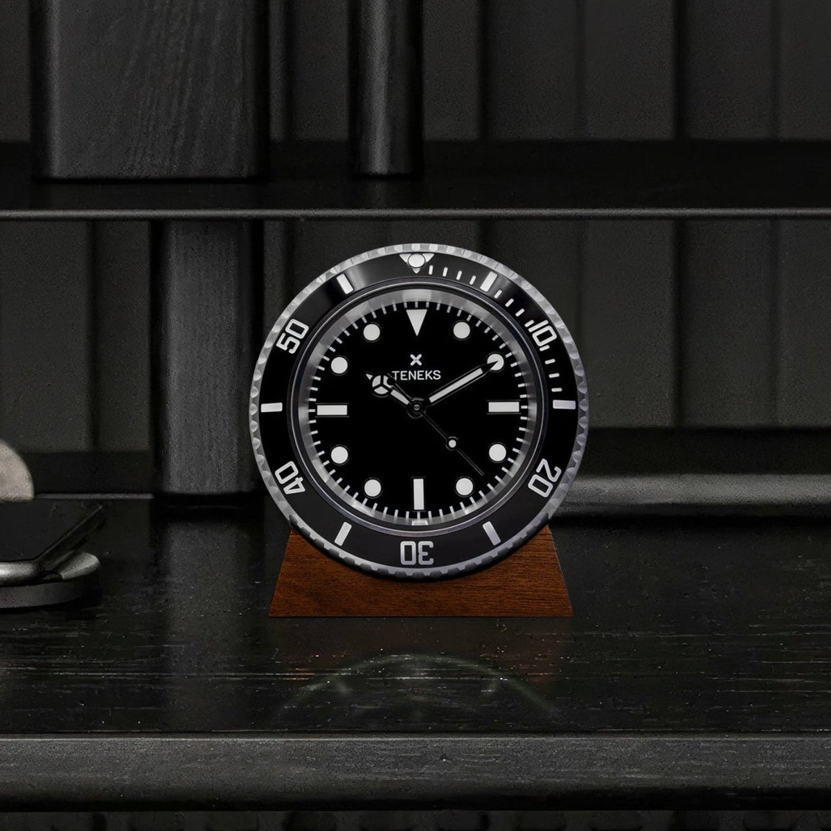 Diver Desk Clock