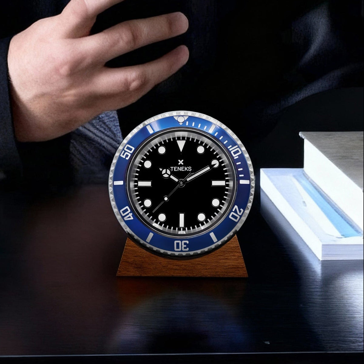 Diver Desk Clock