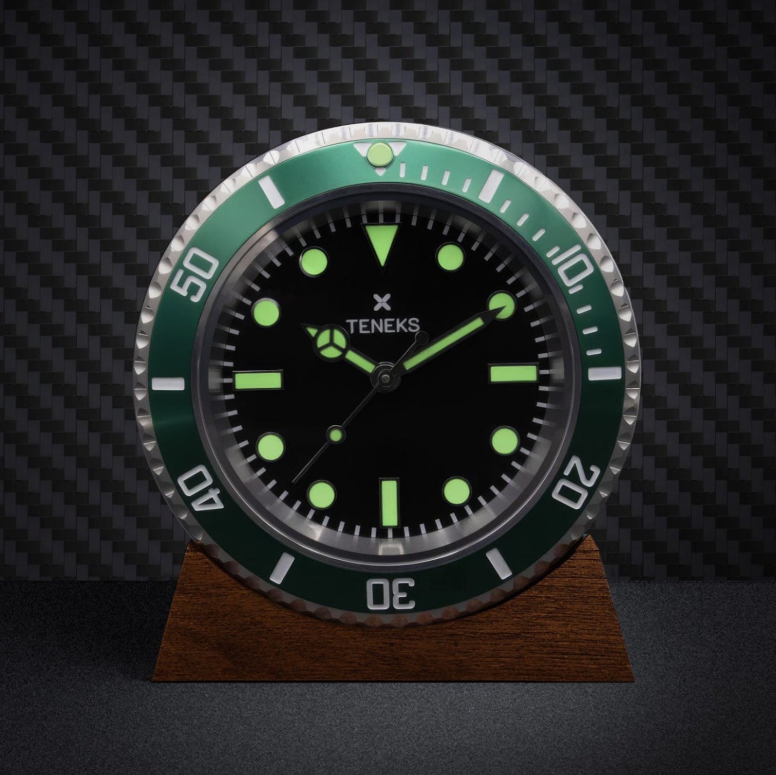 Diver Desk Clock - Green